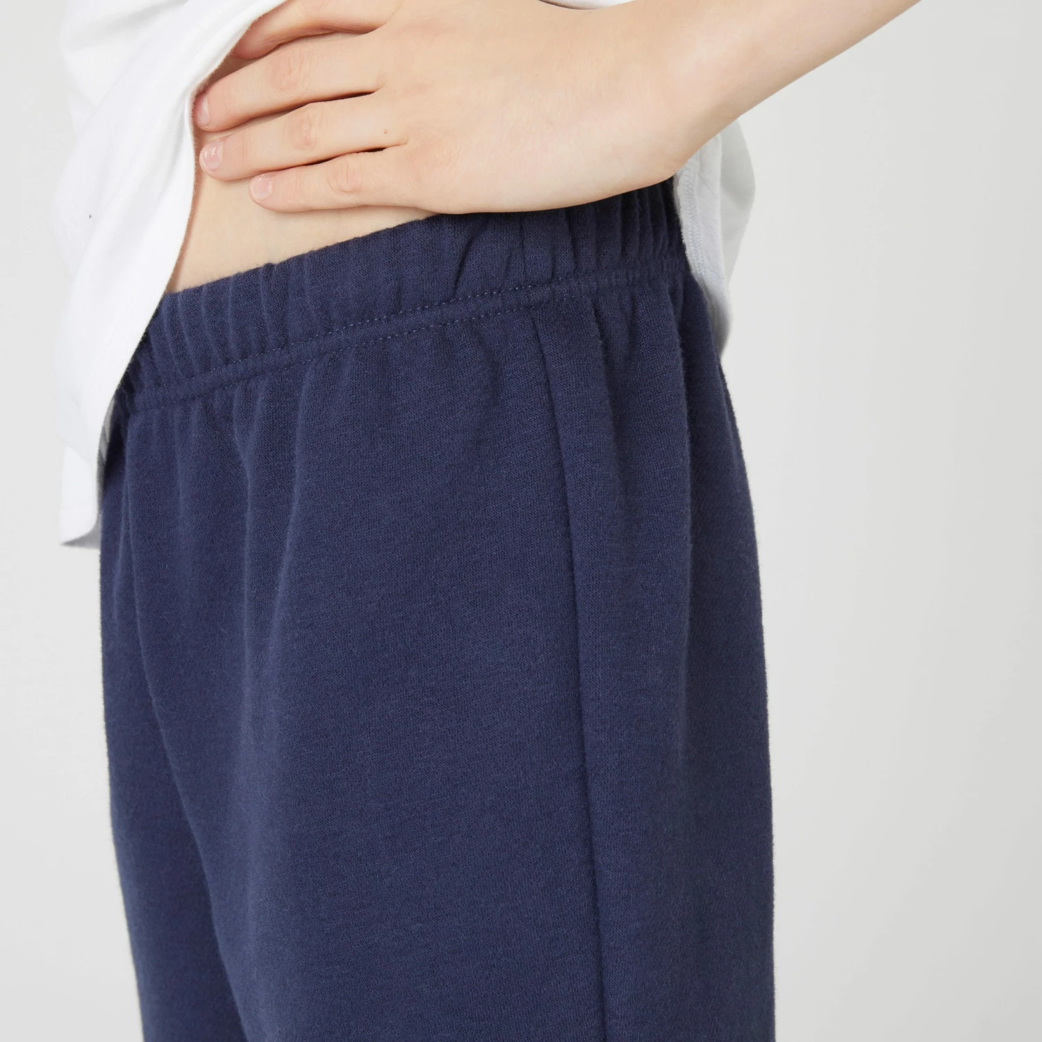 DOMYOS 100 Boys' Warm Fleecy Slim-Fit Gym Bottoms Navy blue 3 DOMYOS 100 Boys' Warm Fleecy Slim-Fit Gym Bottoms Navy blue - Image 3