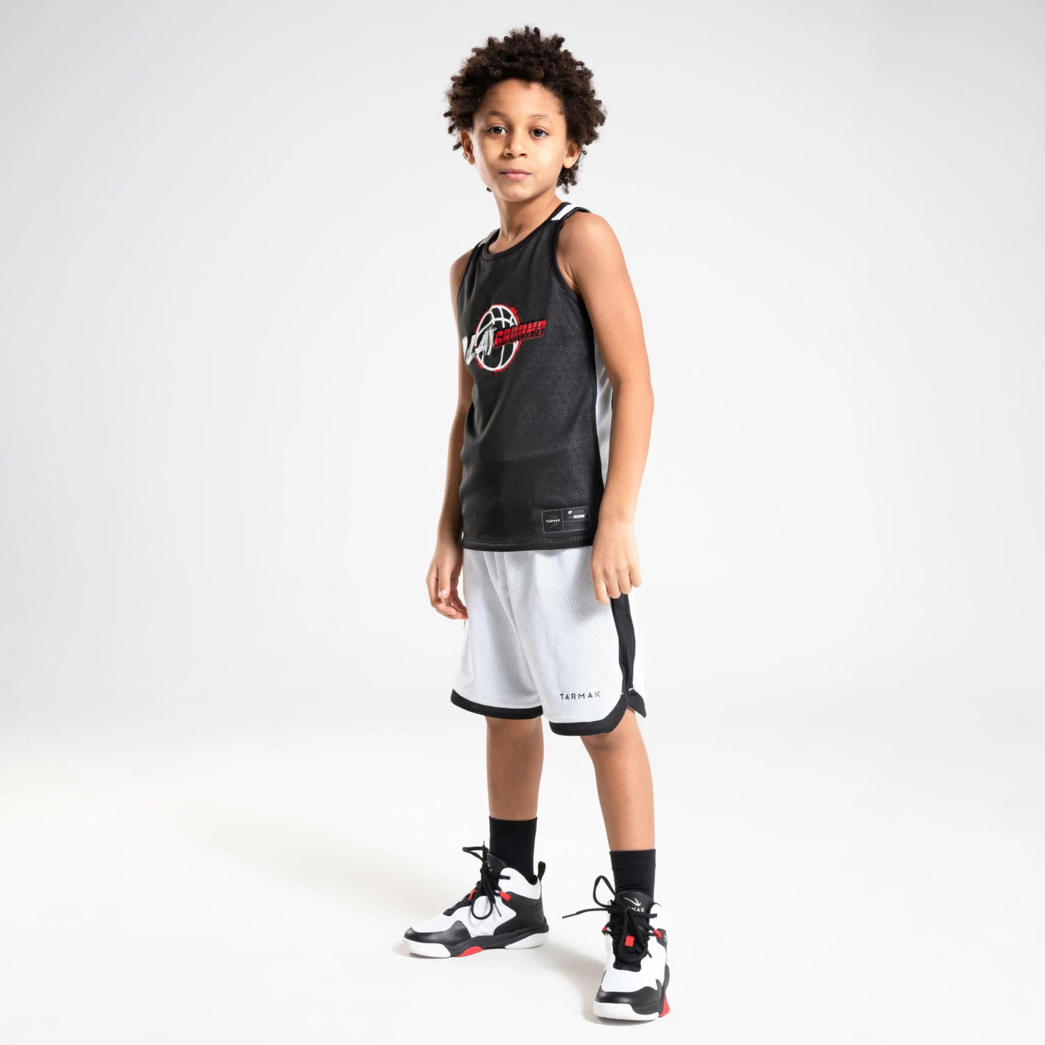 TARMAK Kids' Reversible Basketball Shorts SH500R BLACK/WHITE 10 TARMAK Kids' Reversible Basketball Shorts SH500R BLACK/WHITE - Image 10