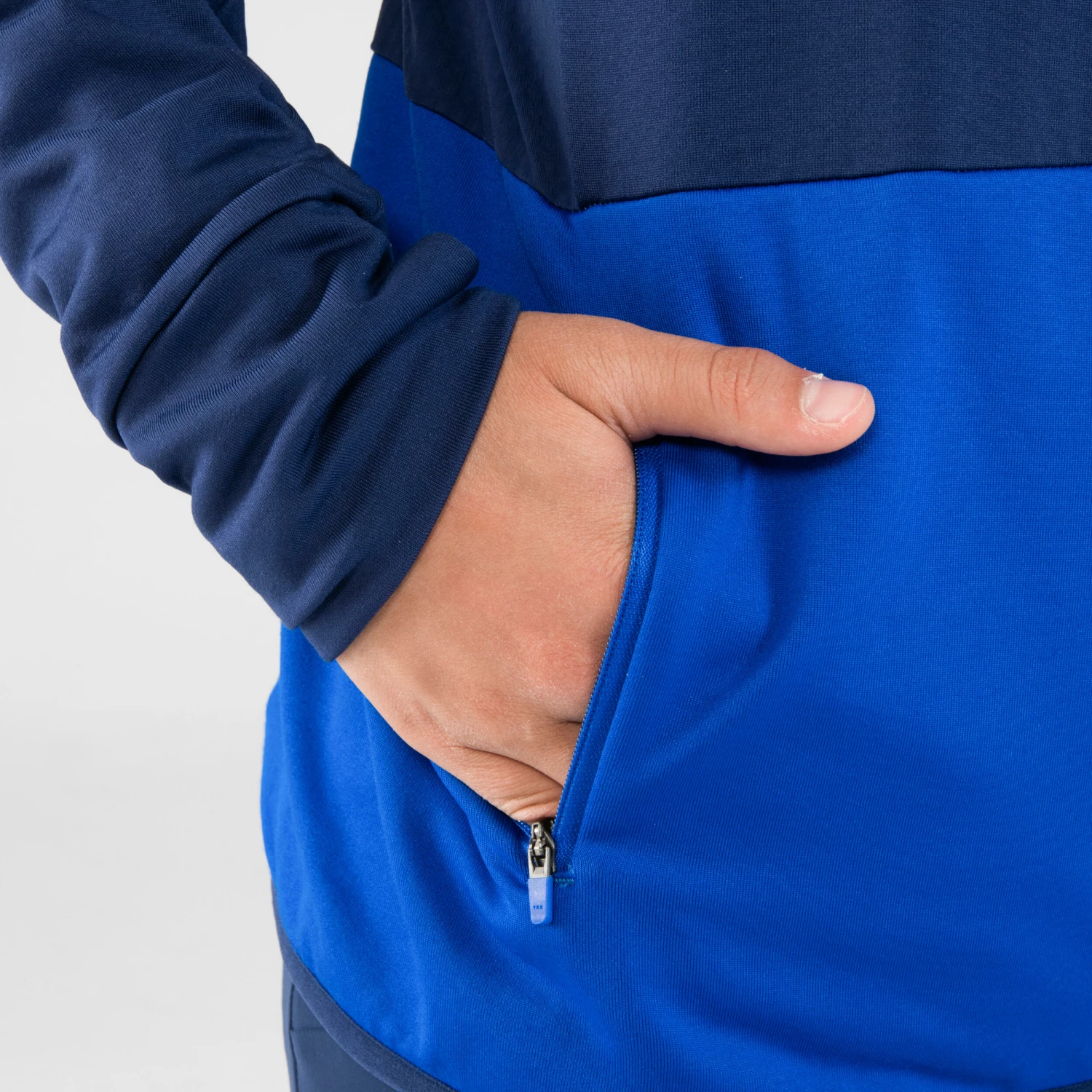 KALENJI AT 500 Kid's Athletics Long-Sleeved Cold Weather Jersey Galaxy blue/Bright indigo 7 KALENJI AT 500 Kid's Athletics Long-Sleeved Cold Weather Jersey Galaxy blue/Bright indigo - Image 7