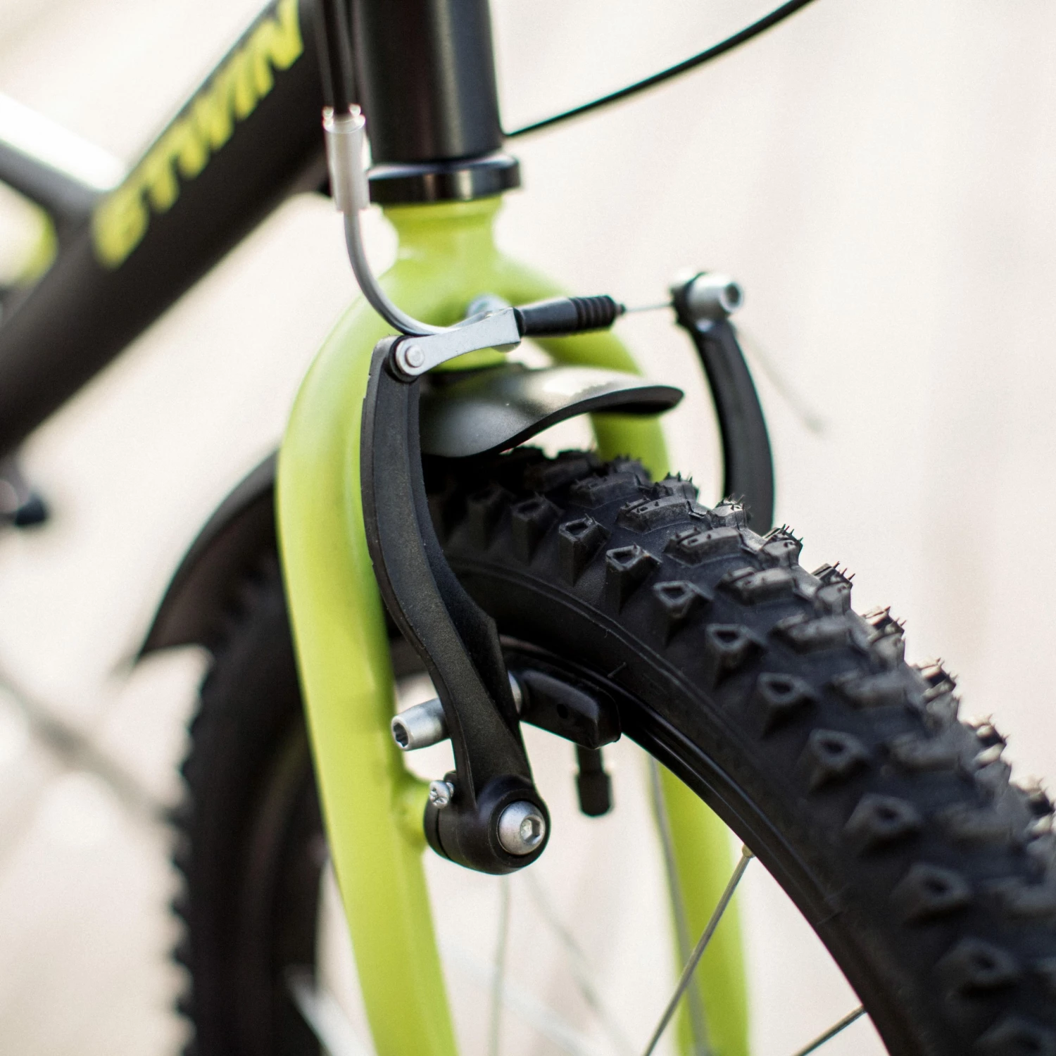 BTWIN 16" Dark Hero BLACK/Fluo lime yellow 3 BTWIN 16" Dark Hero BLACK/Fluo lime yellow - Image 3