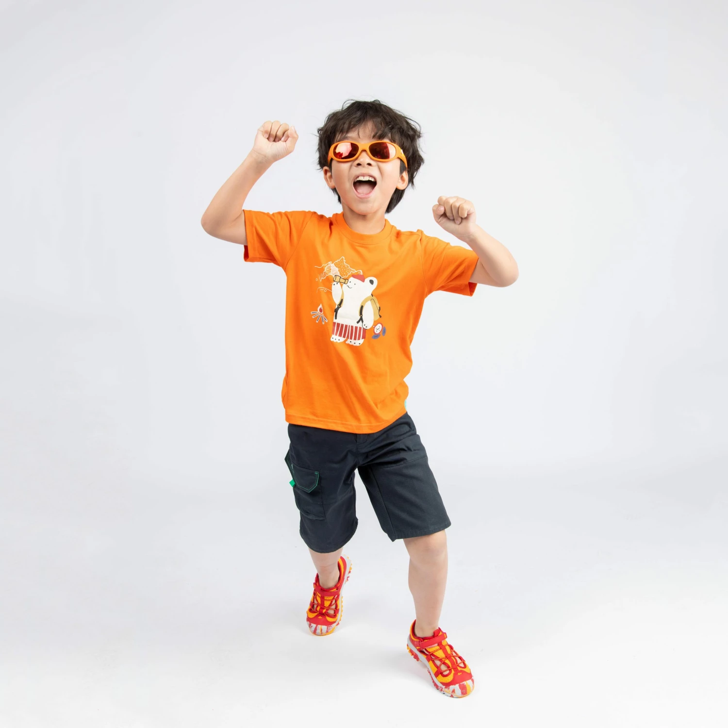 QUECHUA Boy's SHORTS MH500 KID Carbon grey/Malachite green 8 QUECHUA Boy's SHORTS MH500 KID Carbon grey/Malachite green - Image 8