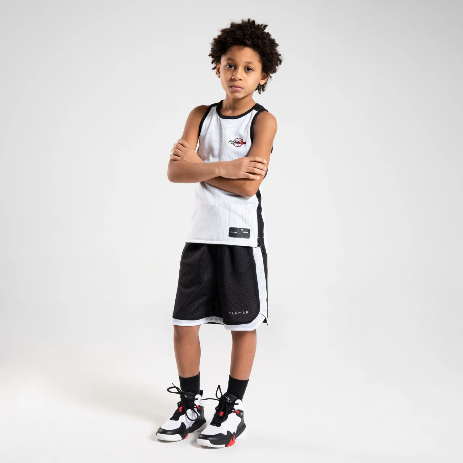 TARMAK Kids' Reversible Basketball Shorts SH500R BLACK/WHITE 2 TARMAK Kids' Reversible Basketball Shorts SH500R BLACK/WHITE - Image 2
