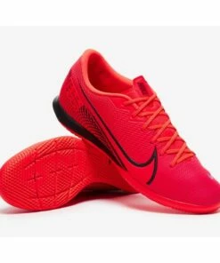 NIKE Mercurial Vapor XIII Academy IC FOOTBALL BOOT RED