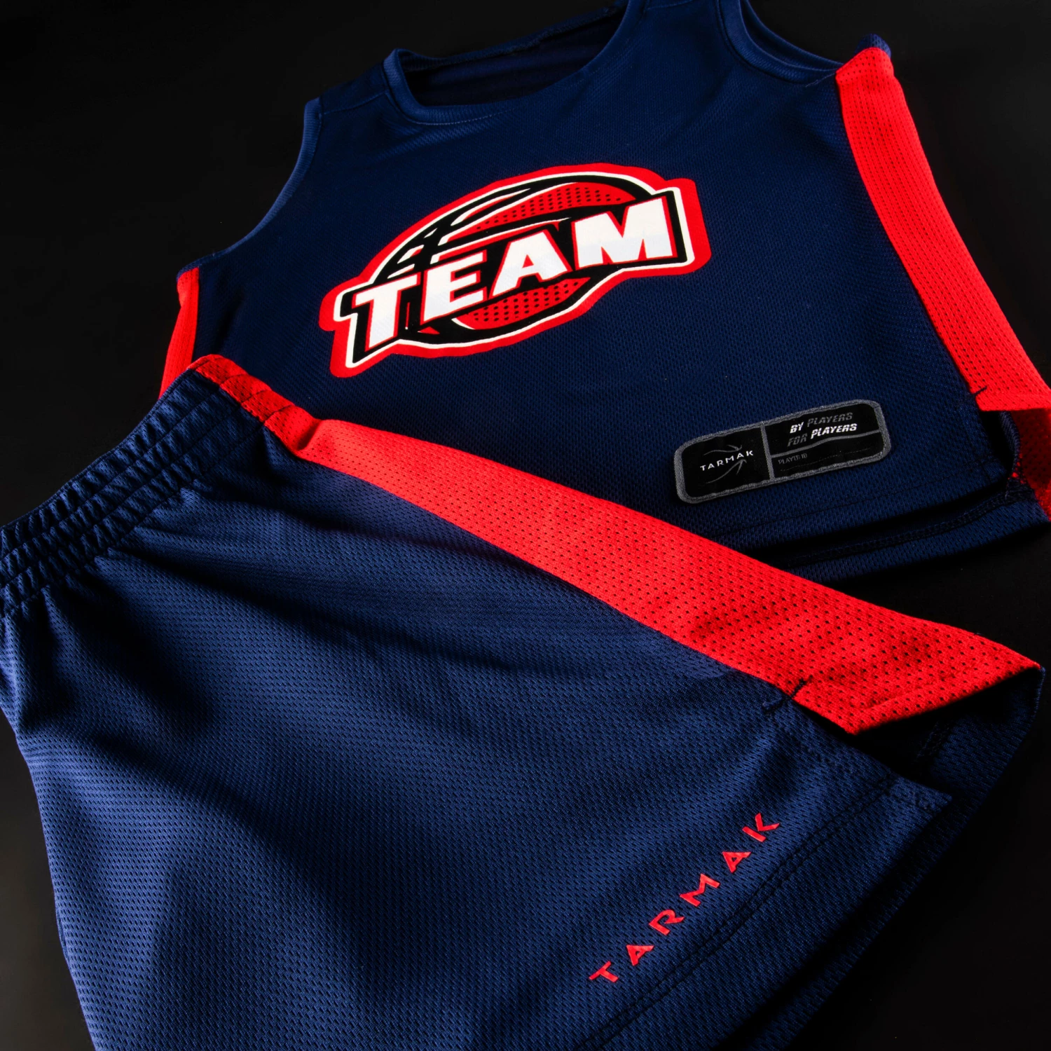 TARMAK Boys'/Girls' Sleeveless Basketball Jersey T500 RED 15 TARMAK Boys'/Girls' Sleeveless Basketball Jersey T500 RED - Image 15