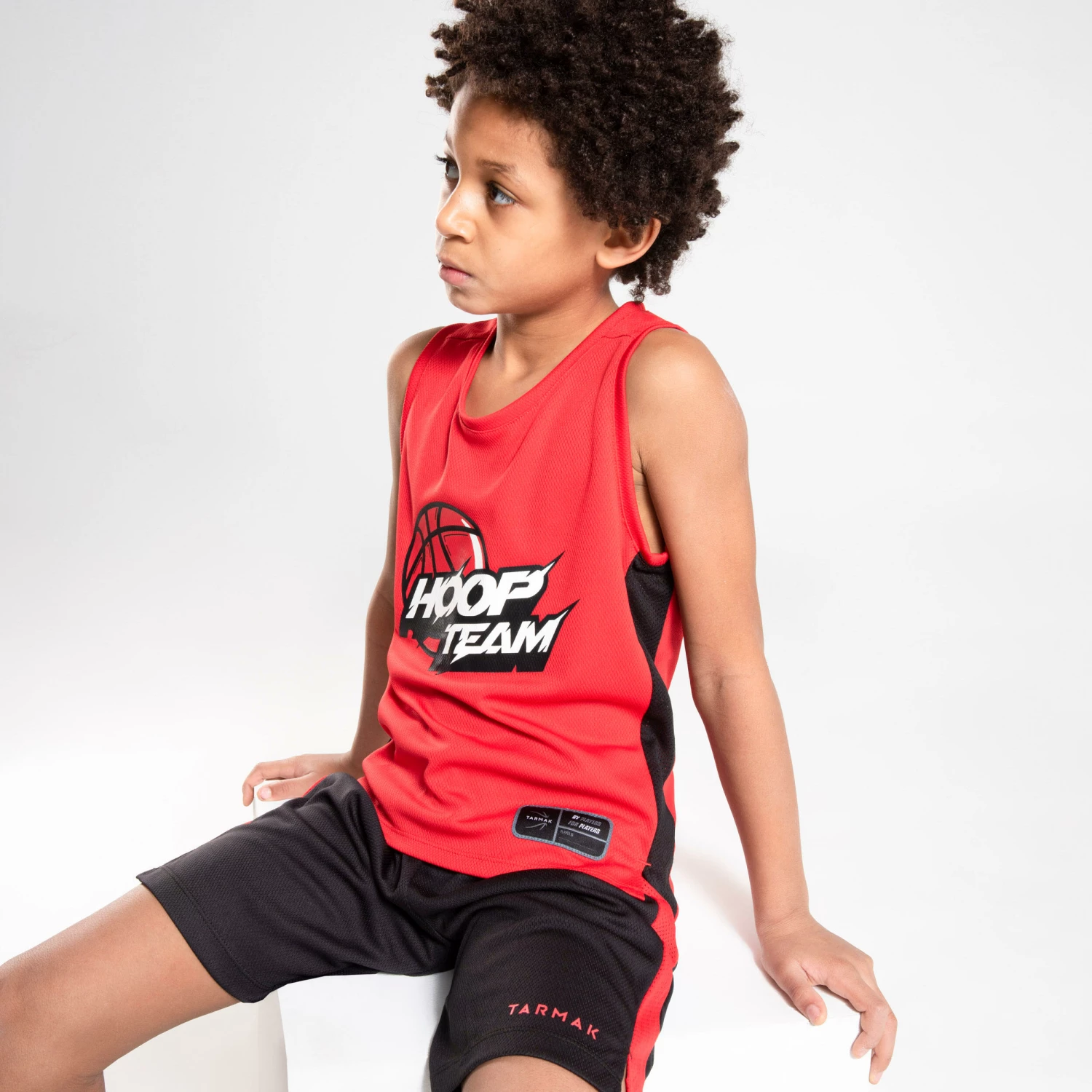 TARMAK Boys'/Girls' Sleeveless Basketball Jersey T500 RED 2 TARMAK Boys'/Girls' Sleeveless Basketball Jersey T500 RED - Image 2