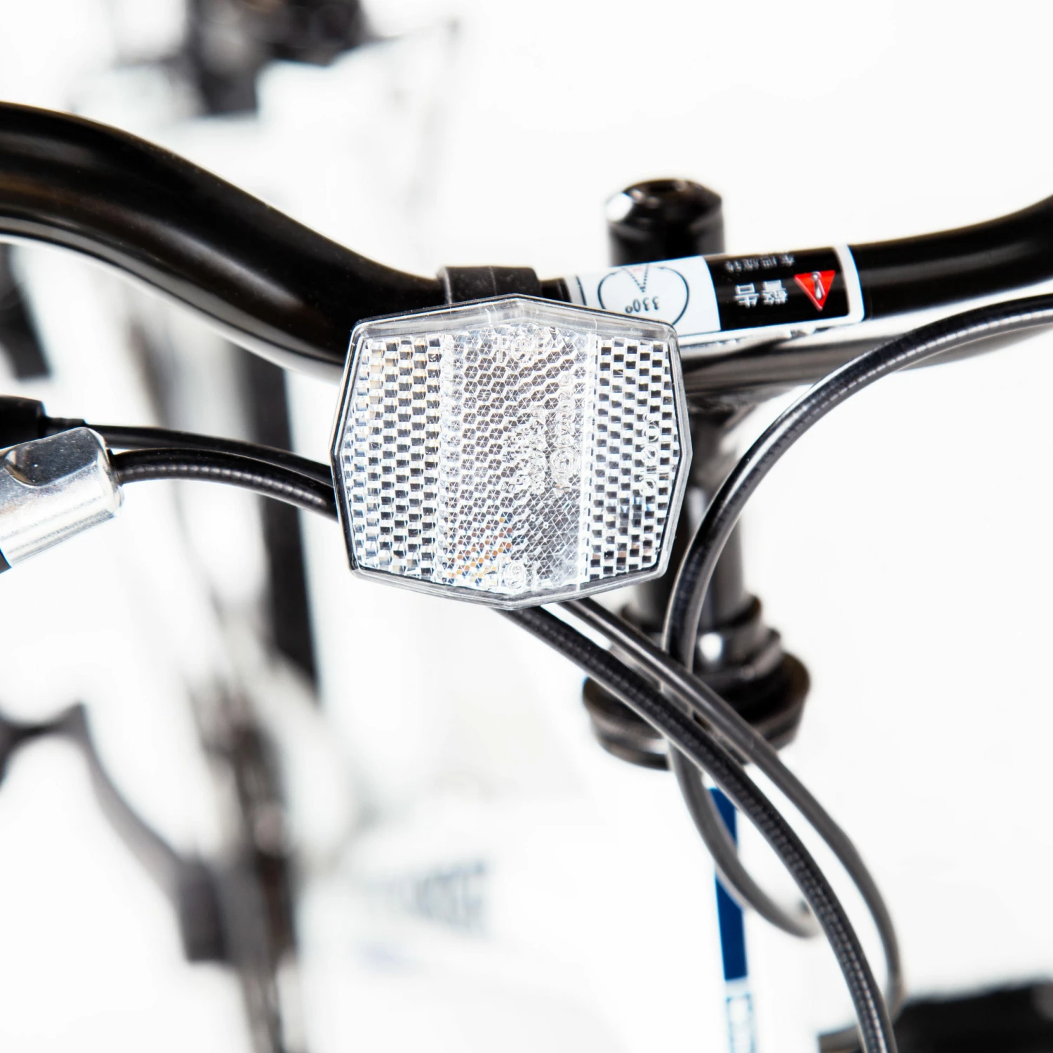 BTWIN 20" ST 120 Kid MTB with Kickstand Snow white/Navy blue 6 BTWIN 20" ST 120 Kid MTB with Kickstand Snow white/Navy blue - Image 6